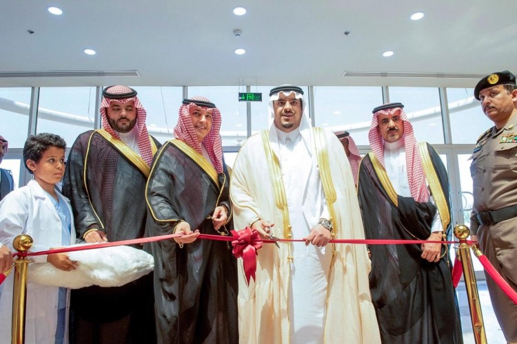 نائب أمير الرياض يرعى حفل تخريج طلبة كليات العناية الطبية وافتتاح مباني الكليات