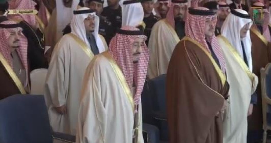 بالفيديو.. خادم الحرمين الشريفين يُشَرِّف سباق الهجن الكبير بـ «الجنادرية»