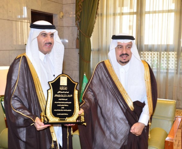 أمير الرياض يستقبل رئيس وأعضاء لجنة “تراحم”