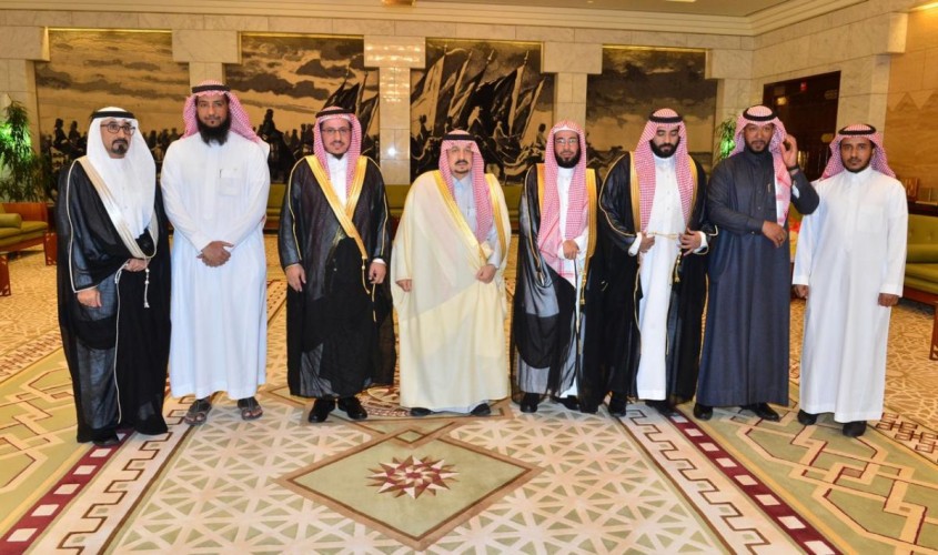 أمير منطقة الرياض يستقبل أعضاء جمعية نحّال التعاونية ويدشّن برنامج “عالم صحي”