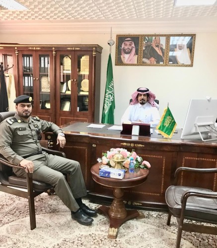 محافظ ضرية يناقش سبل تعزيز وتطوير الخدمات الأمنية بالمحافظة