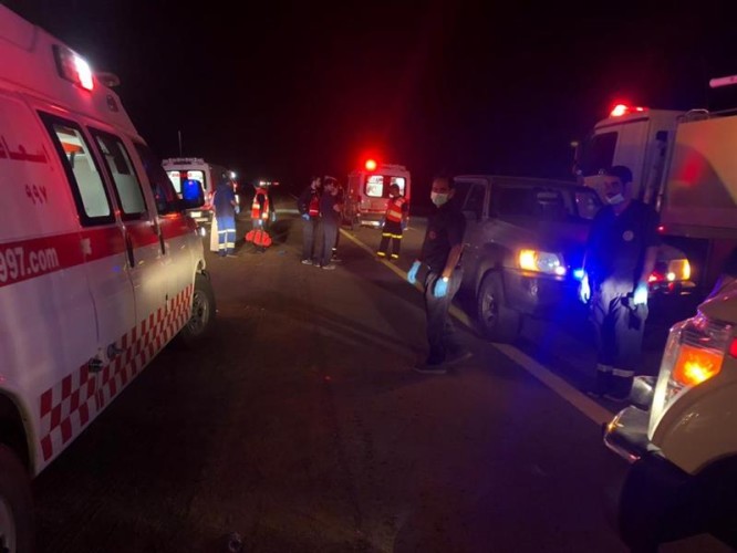 مصرع شخص وإصابة 39 آخرين على طريق المدينة القصيم السريع (صور)