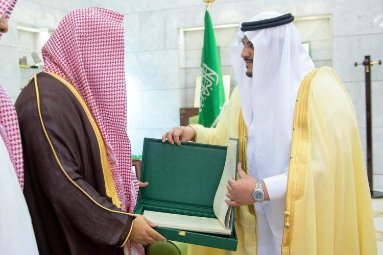 سمو أمير الرياض بالنيابة يستقبل منسوبي فرع هيئة الأمر بالمعروف بالمنطقة