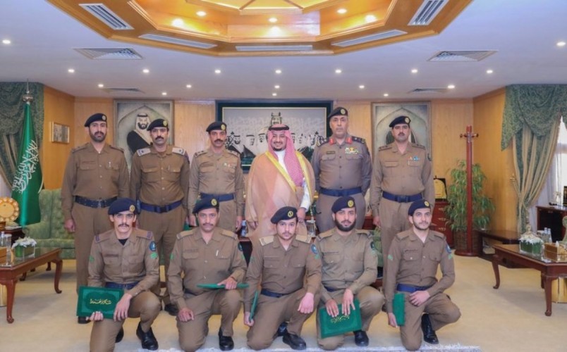 تكريم منقذي وافد عربي سقط في حفرة الـ«قار» بدومة الجندل (صور)