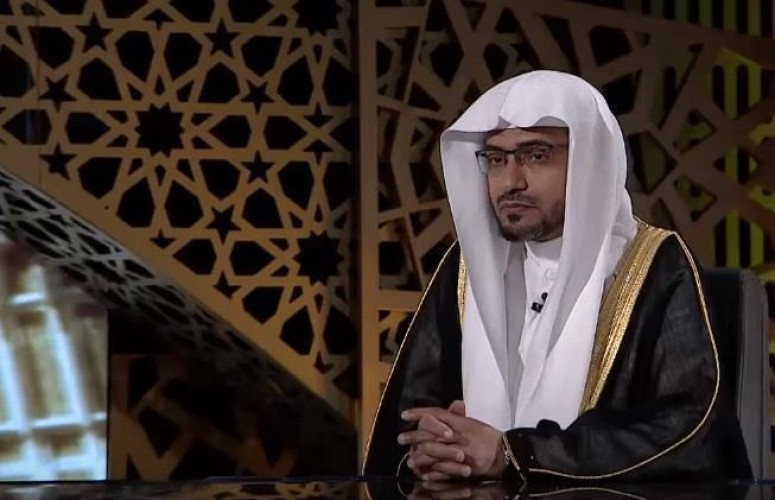 رجل يختلي بزوجته عدة مرات قبل طلاقهما دون حدوث جماع فهل لها مهر؟.. المغامسي يجيب