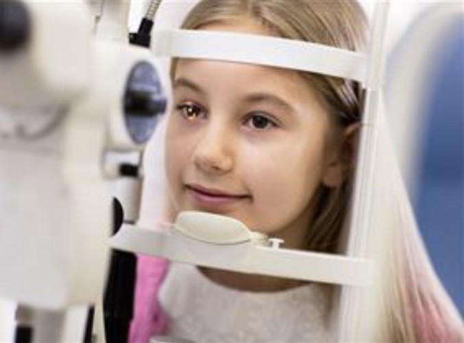 مرض كسل العين عند الأطفال.. لا يُمكن علاجه بعد سن السابعة.. وفقط هذا هو العلاج