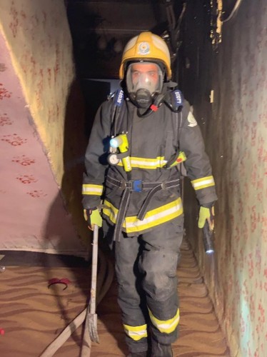 بالصور.. إنقاذ مسنة من حريق اندلع في منزلها بدومة الجندل