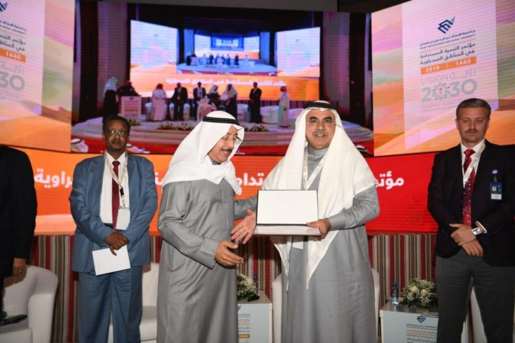 أمين الشرقية يشارك في مؤتمر التنمية المستدامة بالمناطق الصحراوية