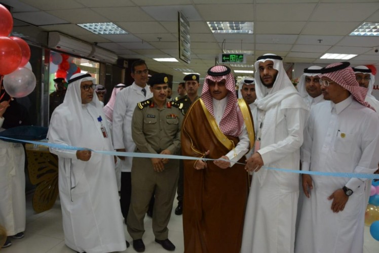 محافظ محايل يفتتح القسم الخاص باستقبال أسر الشهداء والمرابطين على الحد الجنوبي