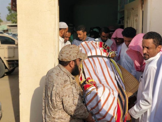 استشهاد جندي في الحد الجنوبي.. ومحافظ صبيا يُؤدي الصلاة عليه وينقل تعازي القيادة لذويه