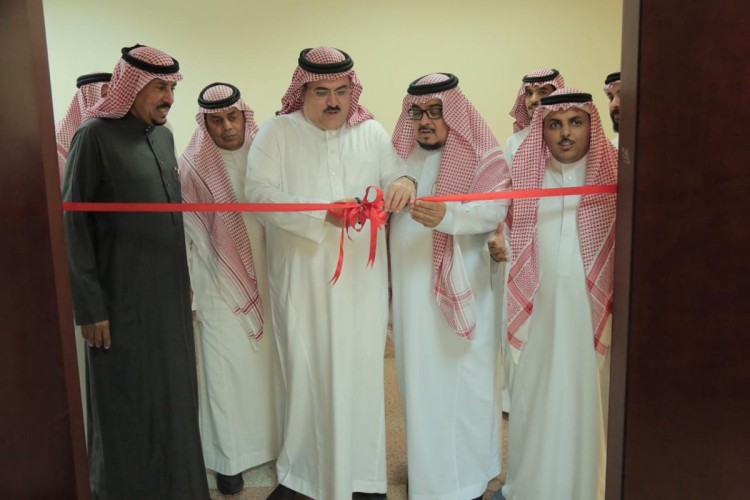 وكيل محافظة الكامل يفتتح عصر اليوم المكتبة العامة بجامعة جدة ــ فرع الكامل