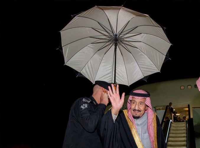 بالصور.. خادم الحرمين الشريفين يغادر الرياض متوجهاً إلى منطقة القصيم