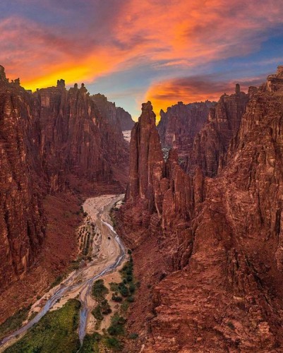 شاهد.. المملكة كما لم ترها من قبل.. مصور عالمي حقق حلمه برؤية المملكة ونشر هذه الصور الخلابة