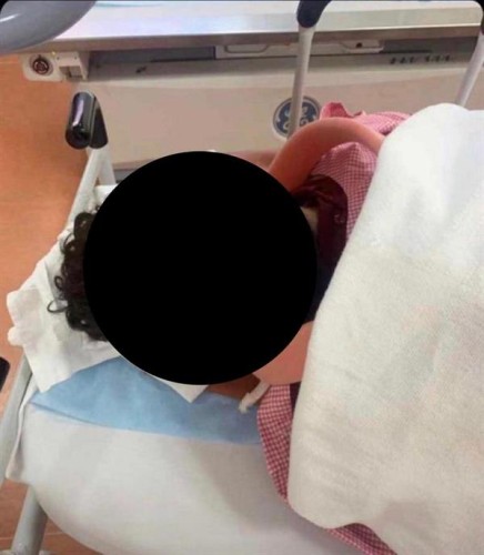 بالصور..مواطن يسقط من فوق جبل وابن أخته ينقذه من مـوت محقق