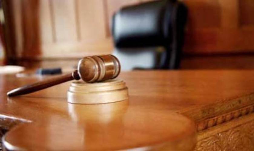 ما الإجراء الذي يتبعه القاضي عند امتناع المدعى عليه عن الجواب؟