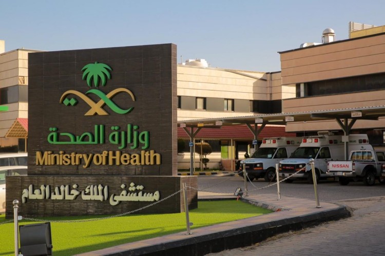 انقاذ مريض من مشاكل متعددة في البطن بتدخل جراحي ناجح بحفرالباطن