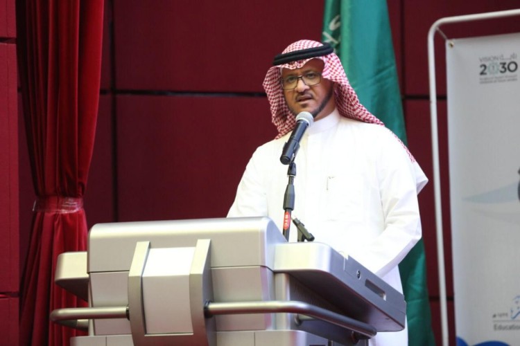 مدير تعليم صبيا يكرم الفائزين بجائزة الإدارة للأداء المتميز في دورتها الثالثة