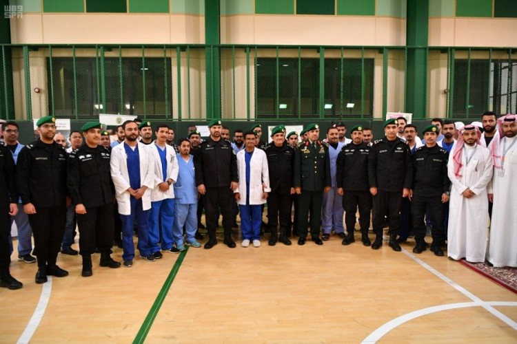 رئيس الحرس الملكي يدشن حملة للتبرع بالدم والتثقيف الصحي والتأمين الطبي