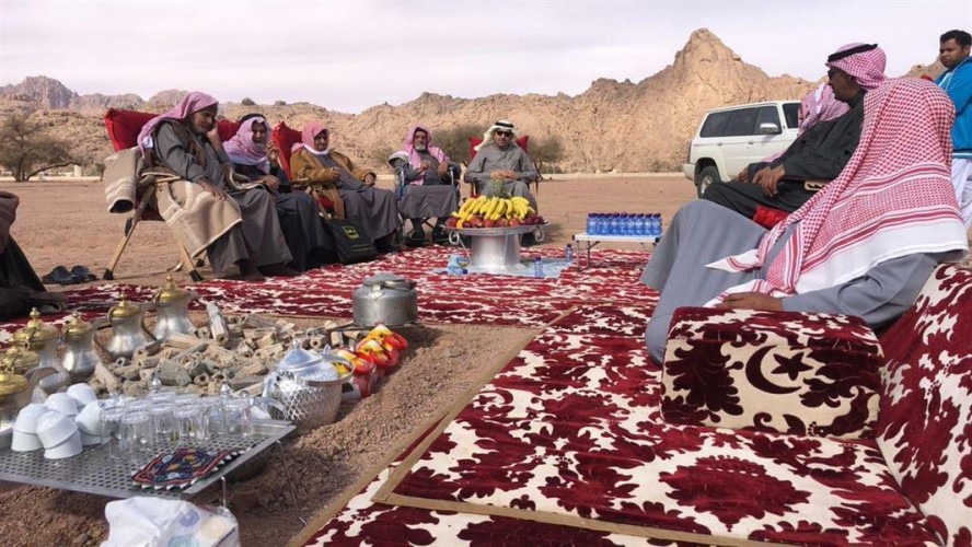 بادرة جميلة تجاه المسنين بحائل تلقى إشادة وتفاعلاً واسعين في مواقع التواصل (فيديو)