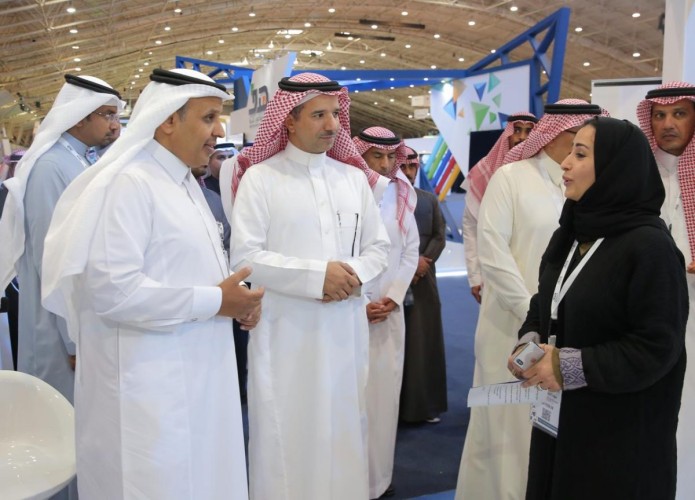 مسوؤلون حكوميون يزورون المعرض المصاحب لملتقى لقاءات الرياض 2019