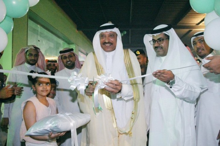 محافظ صامطة يرعى الكرنفال الصحي بالحد الجنوبي