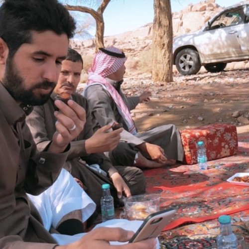 الرحلات البرية تجذب شباب جنوب حائل   للتنزه بالأجواء الربيعية