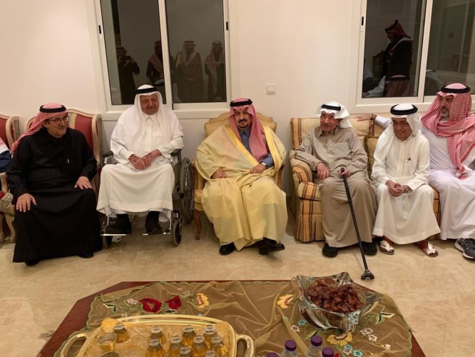 سمو أمير منطقة الرياض يعزي أسرة الحجيلان