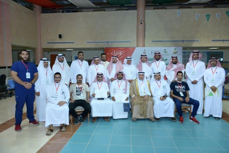 بالصور .. تدشين حملة ” دمك قطرات ندى ” في نادي الحي الفهد بالهفوف