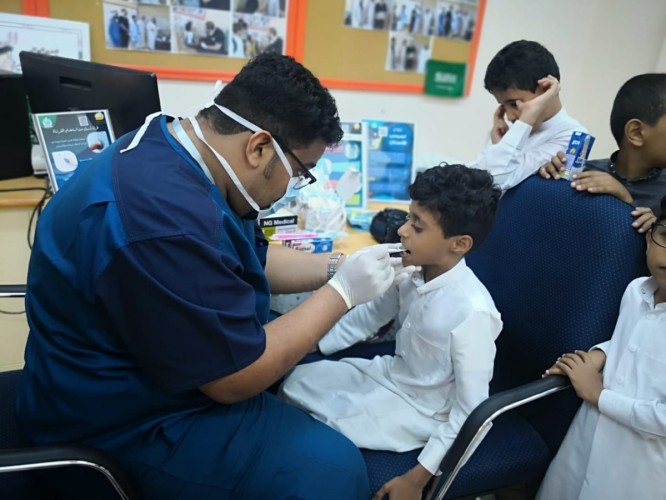 قافلة طبية تثقف طلاب مدرسة صلاح الدين بأبوعريش