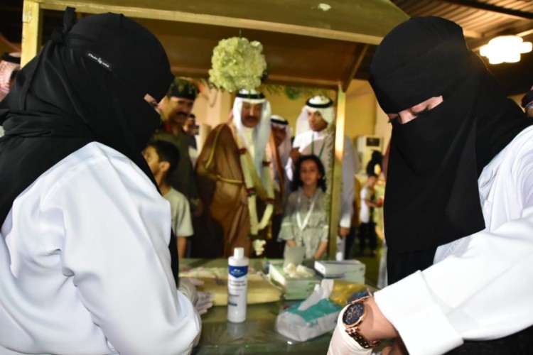 قسم الأسنان بمستشفى صامطة العام يشارك في احتفالات المحافظة