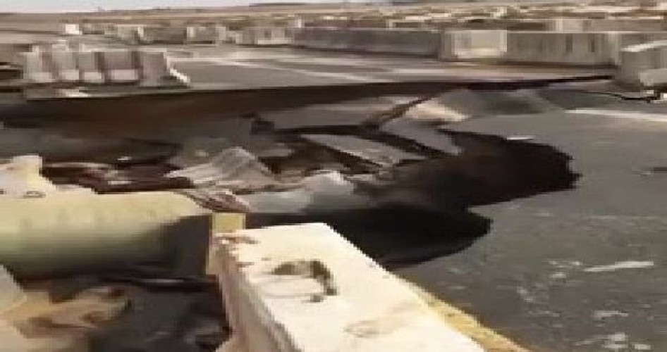 بالفيديو.. مواطن يوثق كيف دمرت السيول «الأسفلت» بين الرس⁩ والقصيم⁩