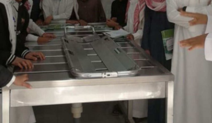 التحقيق مع معلم شرح «درس الجنائز» للطلاب عملياً في الطائف