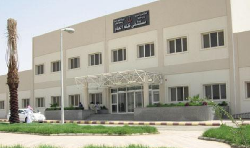 فريق طبي ينقذ حياة سائق شاحنة أصيب بعد تساقط أجزاء من حمولتها على رأسه بظلم