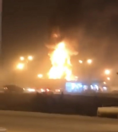 بالفيديو..تصاعد ألسنة اللهب من حريق هائل بمحطة وقود بالقريات.. و”الإطفاء” تباشر الحادث