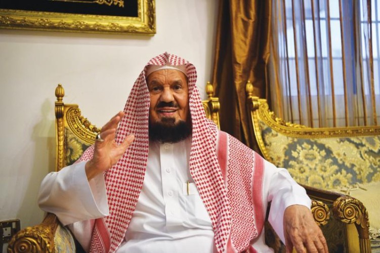 “المنيع”: لا أمتلك أي حساب في مواقع التواصل.. وهناك مَن ينتحل اسمي فيها