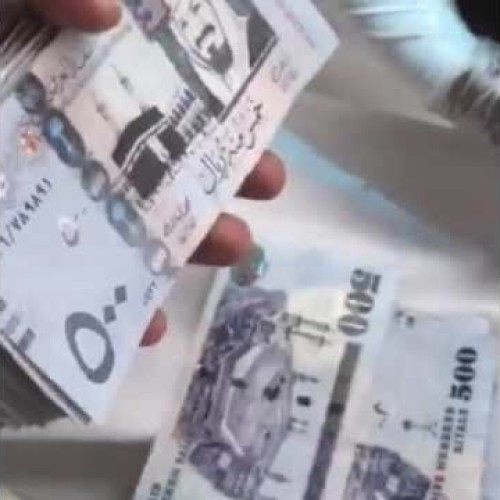 تنظيم التقسيط يقضي على “السوق السوداء” ويلاحق “تجار الشنطة”