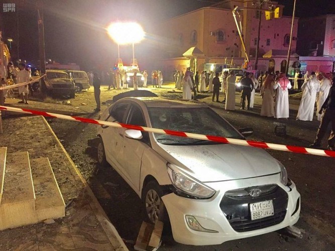 الدفاع المدني ينشر صوراً للأضرار التي حدثت إثر عملية اعتراض صاروخ في نجران.. ويوضح تفاصيل الإصابات