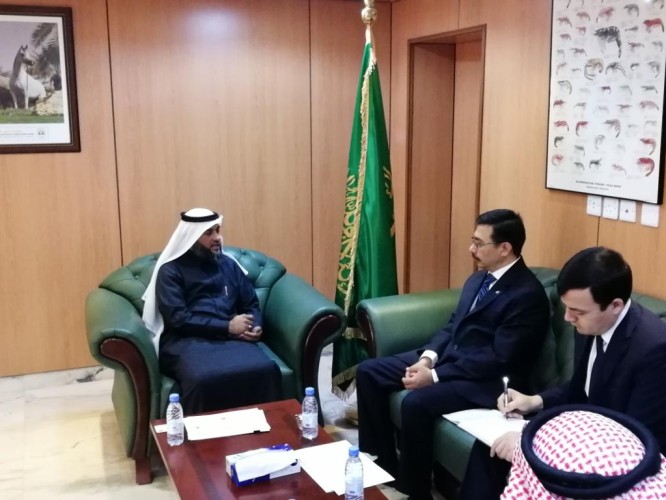 البيئة: سفير أوزبكستان يطلع على تجربة السعودية الناجحة في الاستزراع السمكي