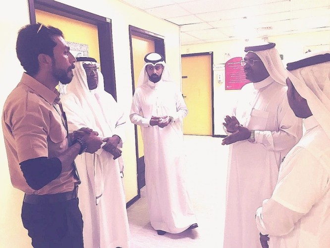 مدير عام صحة جازان يتفقد مستشفى فرسان العام