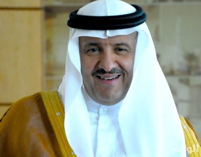 الأميرسلطان بن سلمان يكرم الموظف مُنقِذ الحاج التركي في المدينة المنورة