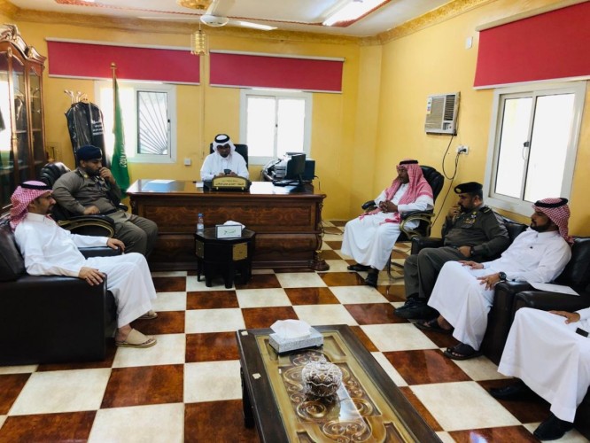 محافظ الريث يعقد اجتماع ويستعرض خطة الاحتفال باليوم الوطني ٨٩