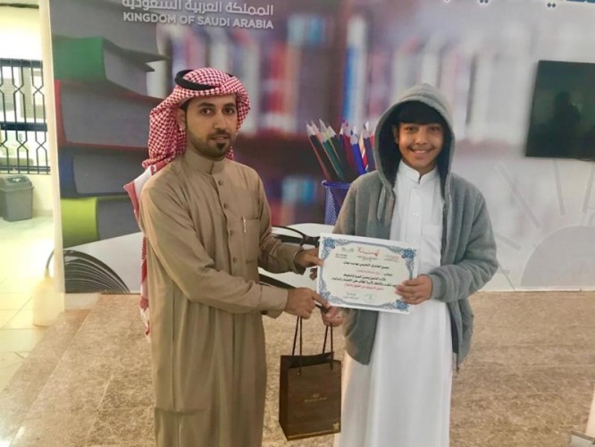 قائد الخندق يكرم المعلمين المتميزين