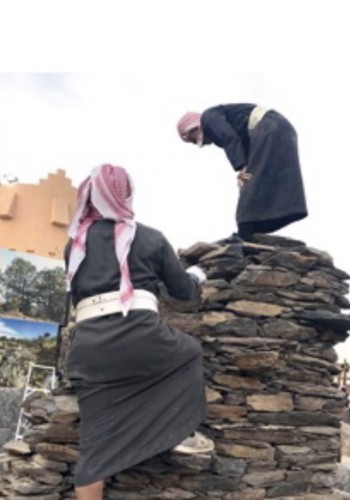 البناء بالحجر حرفة ينقلها مسن في الجنادرية 33