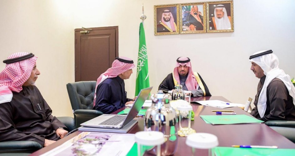 أمير الحدود الشمالية يطلع على التصاميم الجديدة لجامع الأمير سلطان بن عبدالعزيز بعرعر