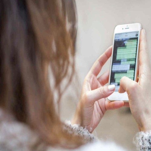 فضيحة «إباحية تضرب واتساب». وتقنية »صور” غير مسبوقة!