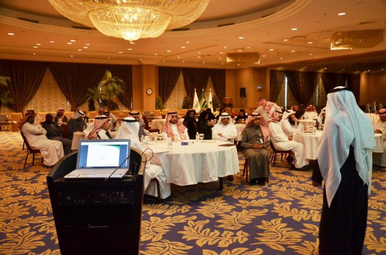 ” السحيمي ” يفتتح ورشة العمل المشتركة بين الداخلية ومكتب تحقيق الرؤية