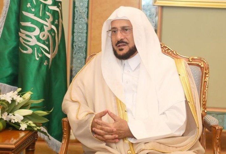 وزير الشؤون الإسلامية يُصدر قراراً بتعيين 2016 إماماً وخطيباً ومؤذناً
