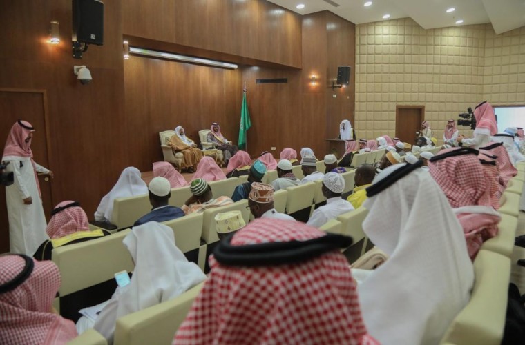 بالصور.. وزير الشؤون الإسلامية يلتقي رئيس لجنة الدعوة في أفريقيا وعدد من أعضاء اللجنة