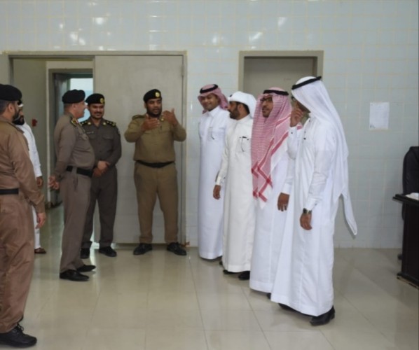 كلية الهندسة تزور سجون جازان