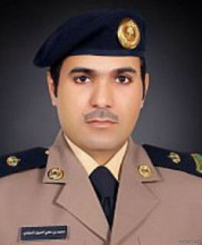 مدني الرياض ينقذ عامل شارف على الهلاك